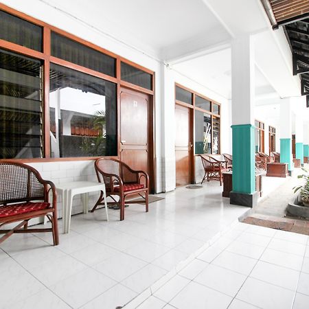 เรดดอร์ซ พลัส เนียร์ อะลุน อะลุน สลาตัน Hotel ยอกยาการ์ตา ภายนอก รูปภาพ